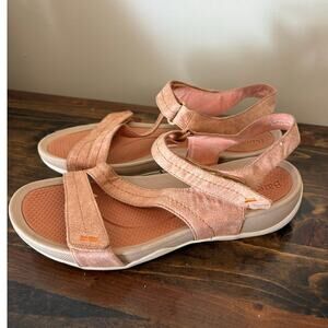 Baretraps Rebound Sandals in Orange Womens 6 Adjustable Comfort EUC